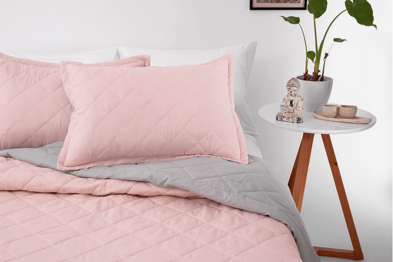 COBERTOR-QUILT-MICROFIBRA-ROSA-GRIS