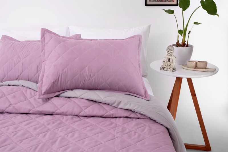 COBERTOR-QUILT-MICROFIBRA-LILA-GRIS-